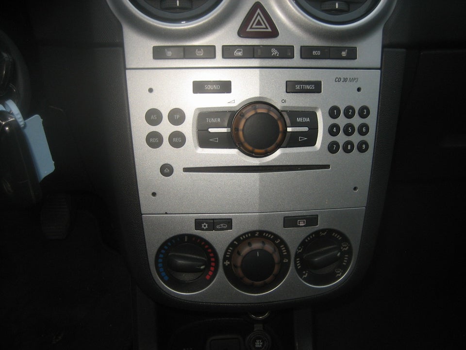 Opel Corsa 1,2 16V Cool 5d