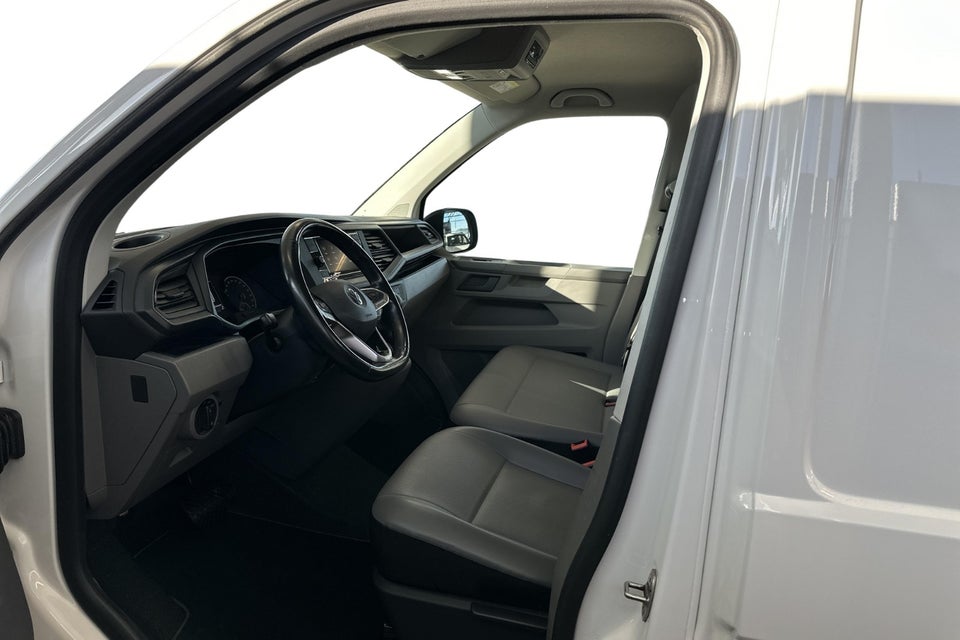 VW Transporter 2,0 TDi 150 Kassevogn DSG lang