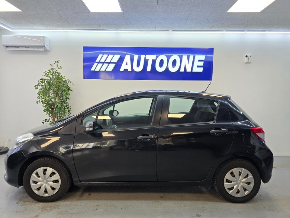 Toyota Yaris 1,0 VVT-i T1 5d