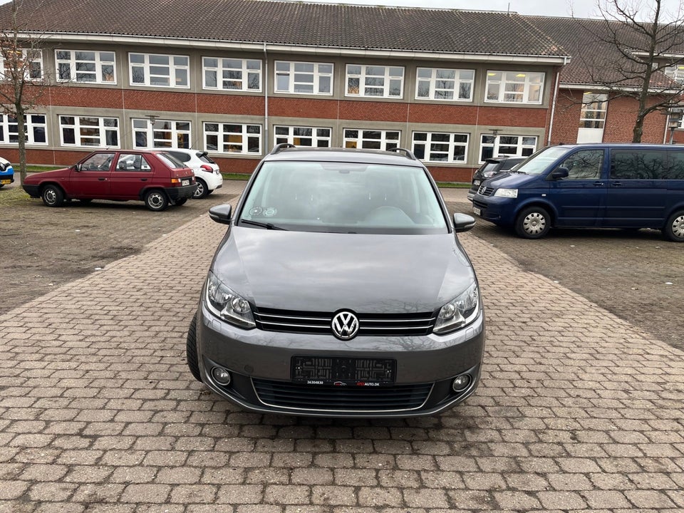 VW Touran 1,6 TDi 105 Highline BMT 7prs 5d