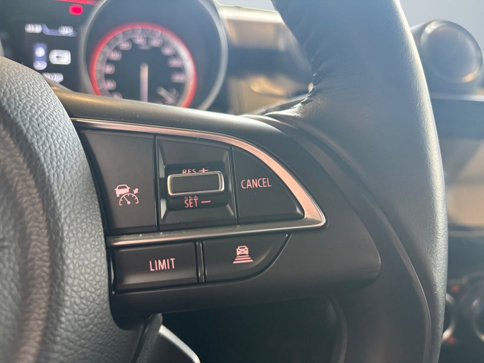 Suzuki Swift 1,0 Boosterjet mHybrid Exclusive Hit 5d