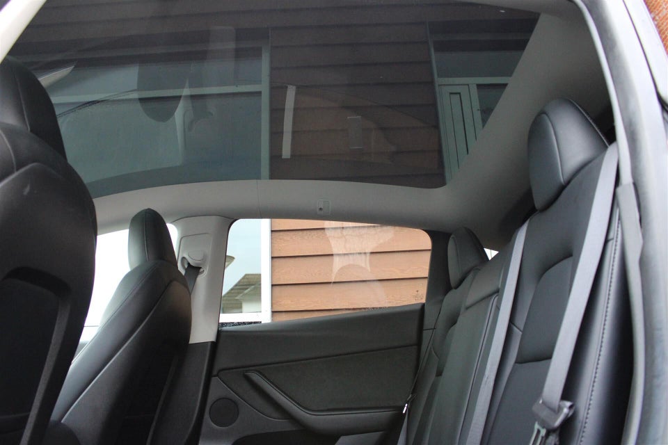 Tesla Model Y Long Range AWD 5d
