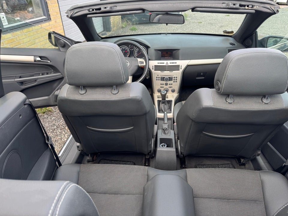 Opel Astra 1,8 16V Cosmo TwinTop 2d