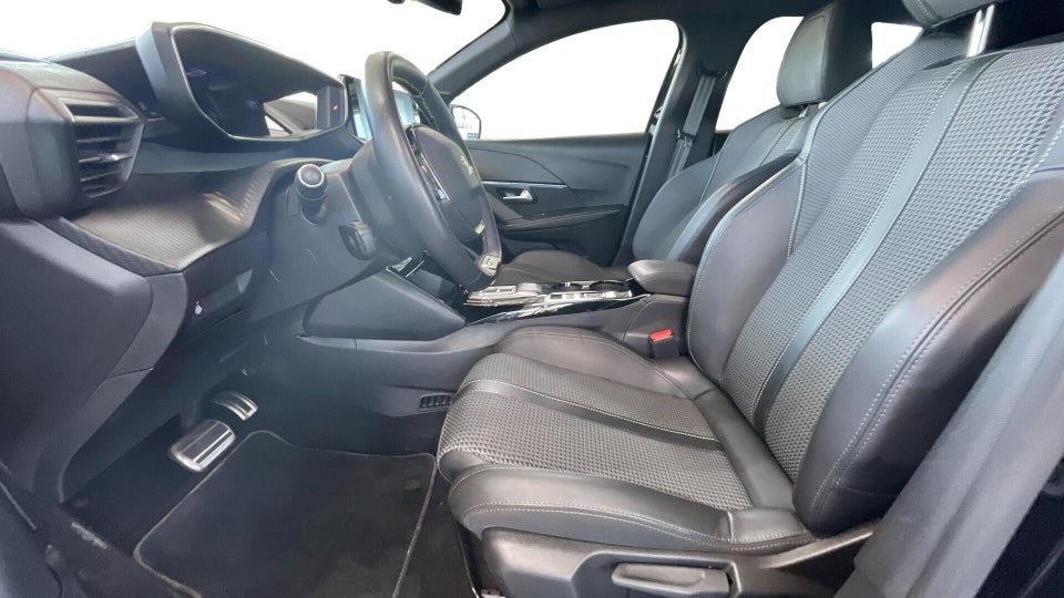 Peugeot e-208 50 GT 5d