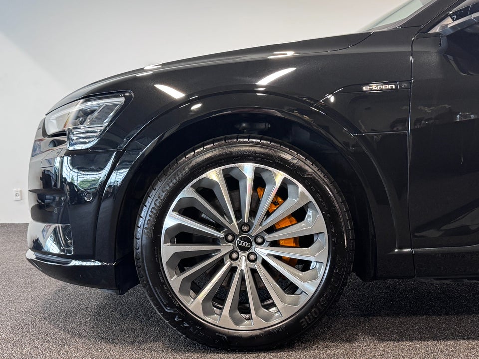 Audi e-tron 55 S-line quattro 5d