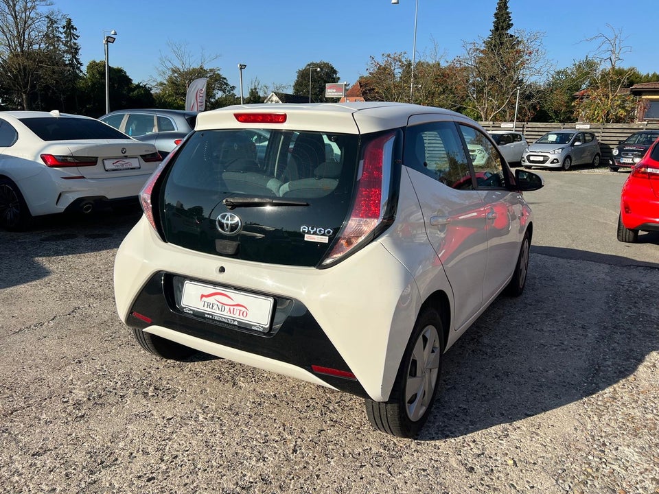 Toyota Aygo 1,0 VVT-i x-play 5d