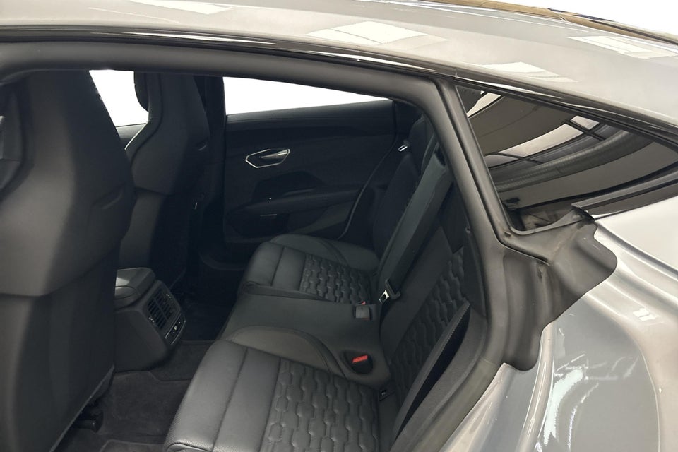 Audi e-tron GT pro quattro 4d