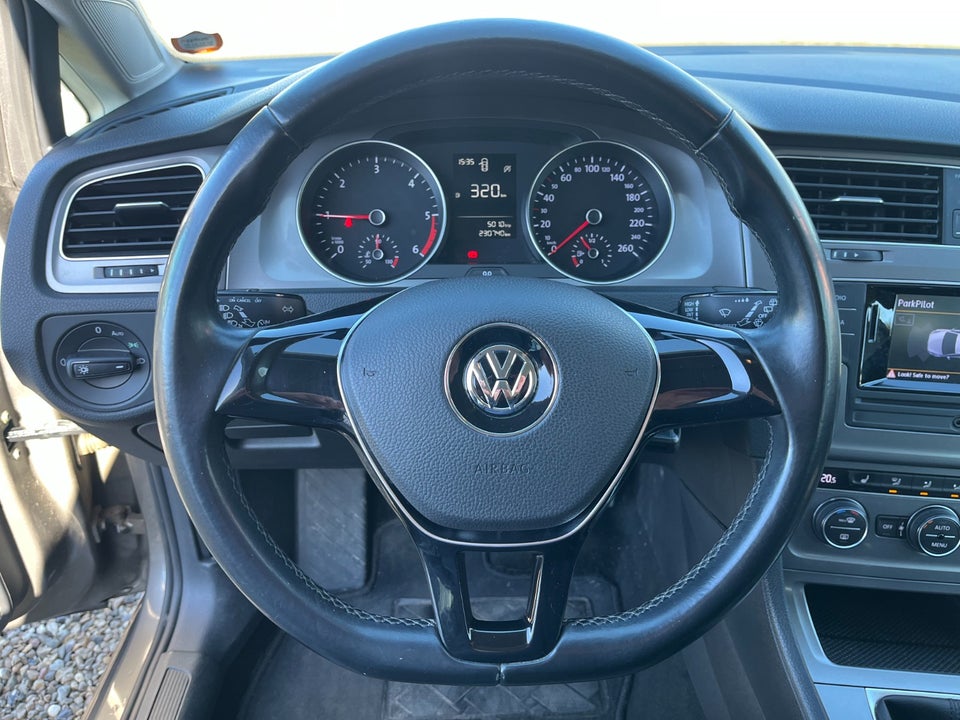 VW Golf VII 1,6 TDi 110 BlueMotion Variant 5d