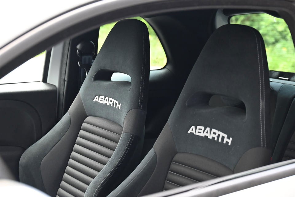 Abarth 595 1,4 T-Jet 180 Competizione aut. 3d