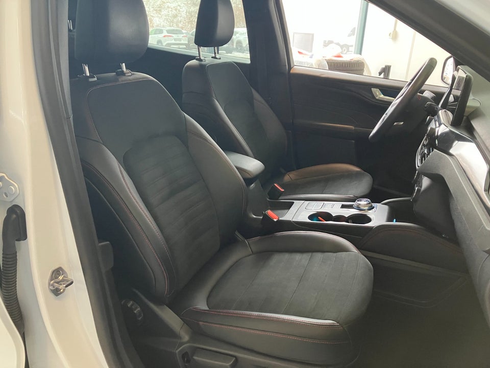 Ford Kuga 2,5 HEV ST-Line X CVT 5d