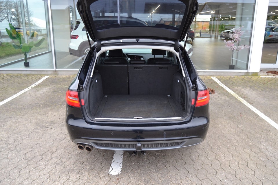 Audi A4 2,0 TDi 143 S-line Avant 5d