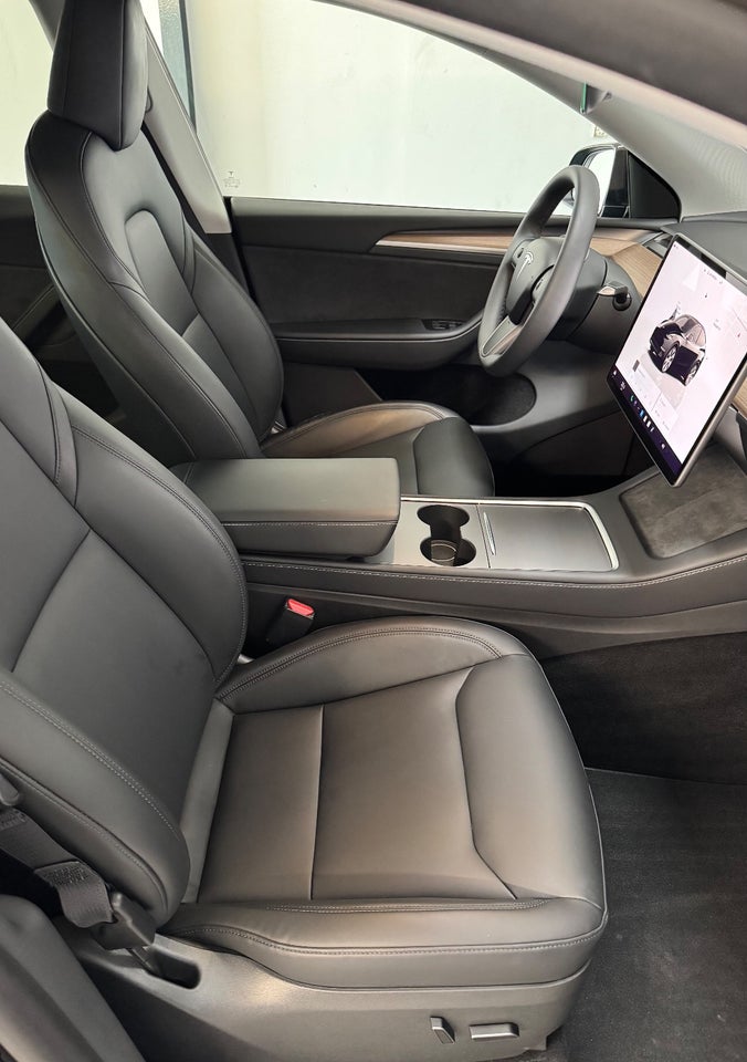 Tesla Model Y RWD 5d