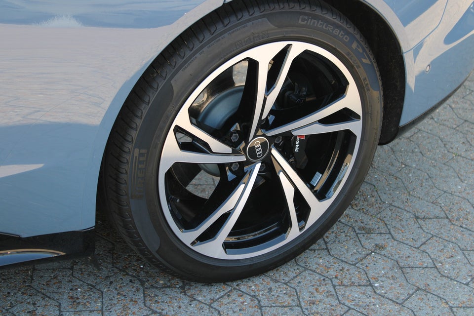 Audi e-tron GT quattro 4d