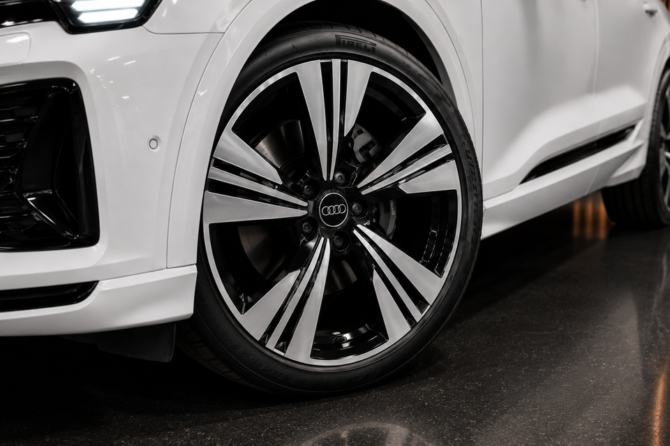 Audi Q8 e-tron 55 S-line Sportback quattro 5d