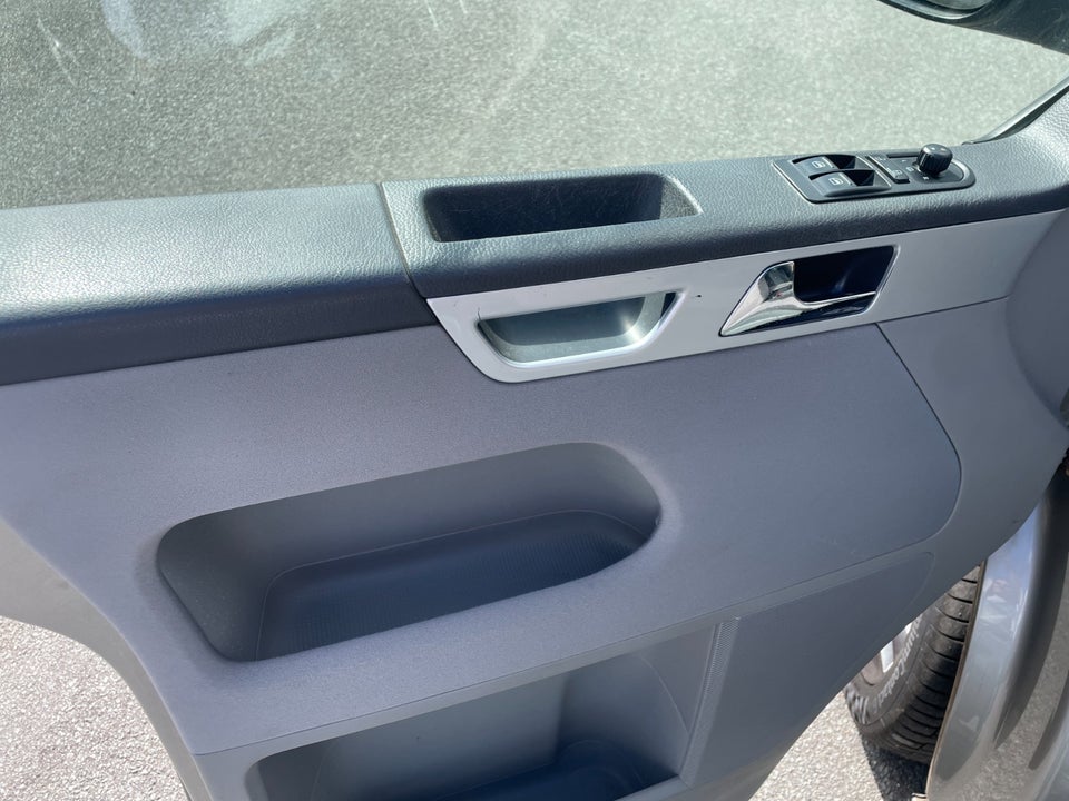 VW Multivan 2,0 TDi 114 Comfortline kort BMT 4d