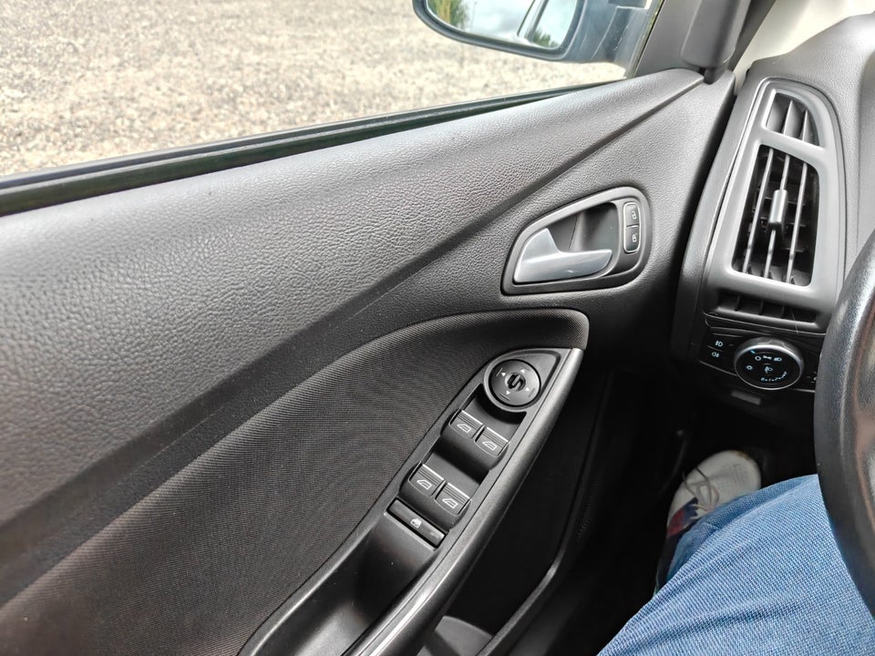 Ford Focus 1,0 SCTi 125 Fun stc. 5d