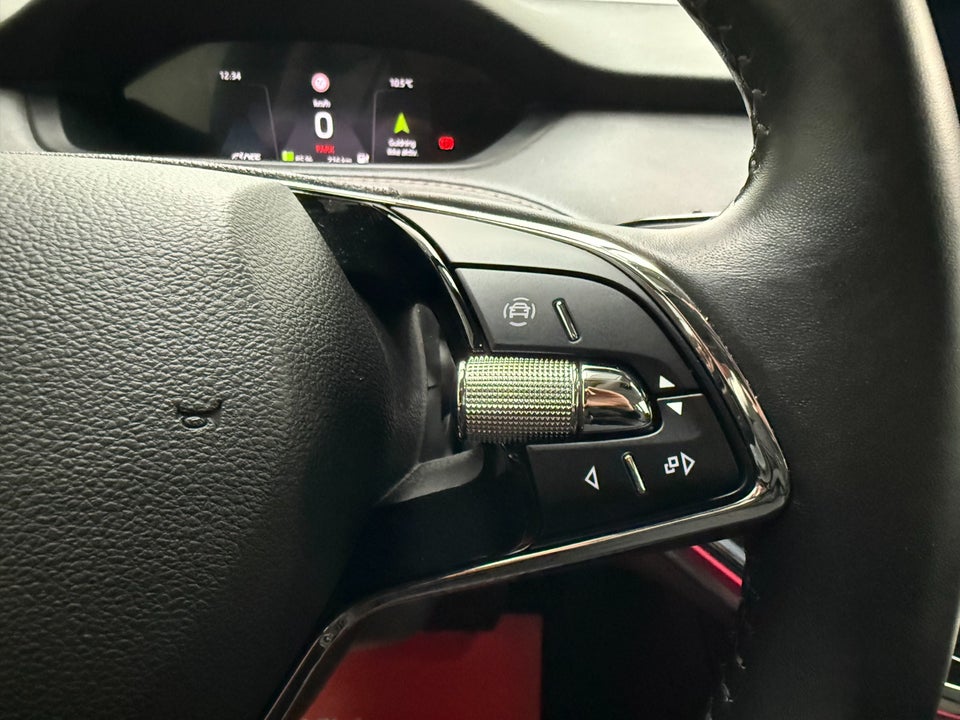 Skoda Enyaq 60 iV Suite 5d