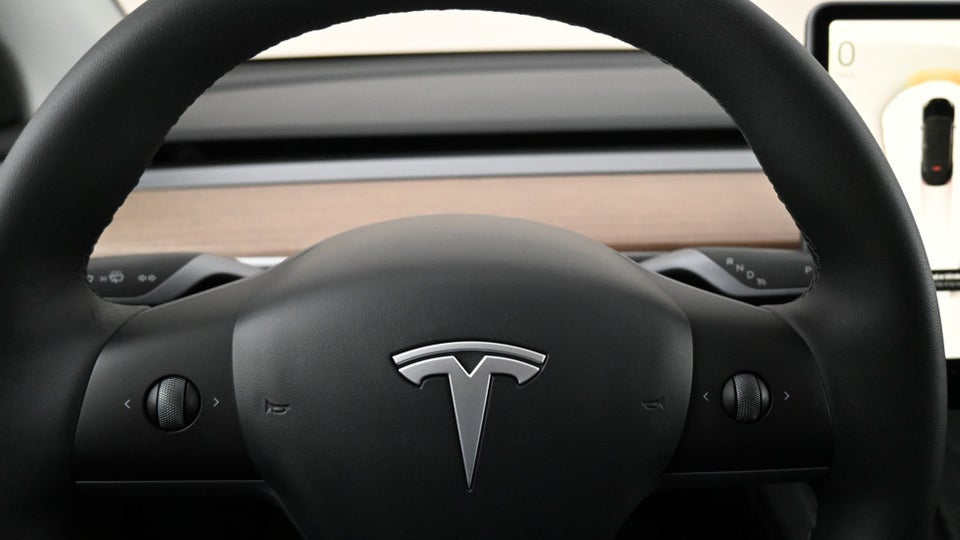 Tesla Model Y Long Range AWD 5d