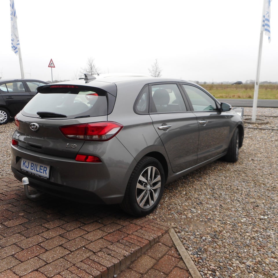 Hyundai i30 1,6 CRDi 110 Trend 5d