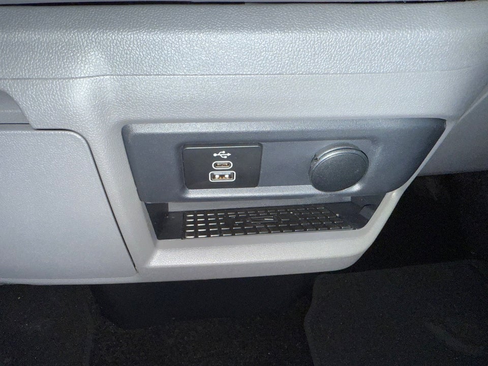 VW e-Caravelle Life LWB