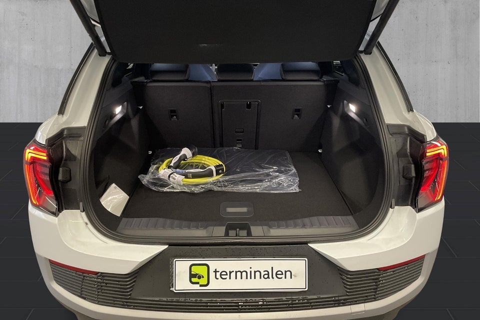 Ford Explorer 82 Premium Extended Range 5d