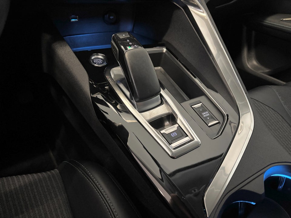 Peugeot 3008 1,6 Hybrid Allure Pack EAT8 5d