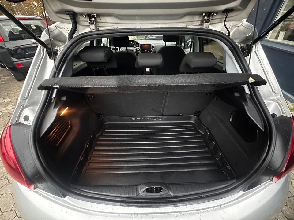 Peugeot 208 1,6 BlueHDi 100 Allure 5d