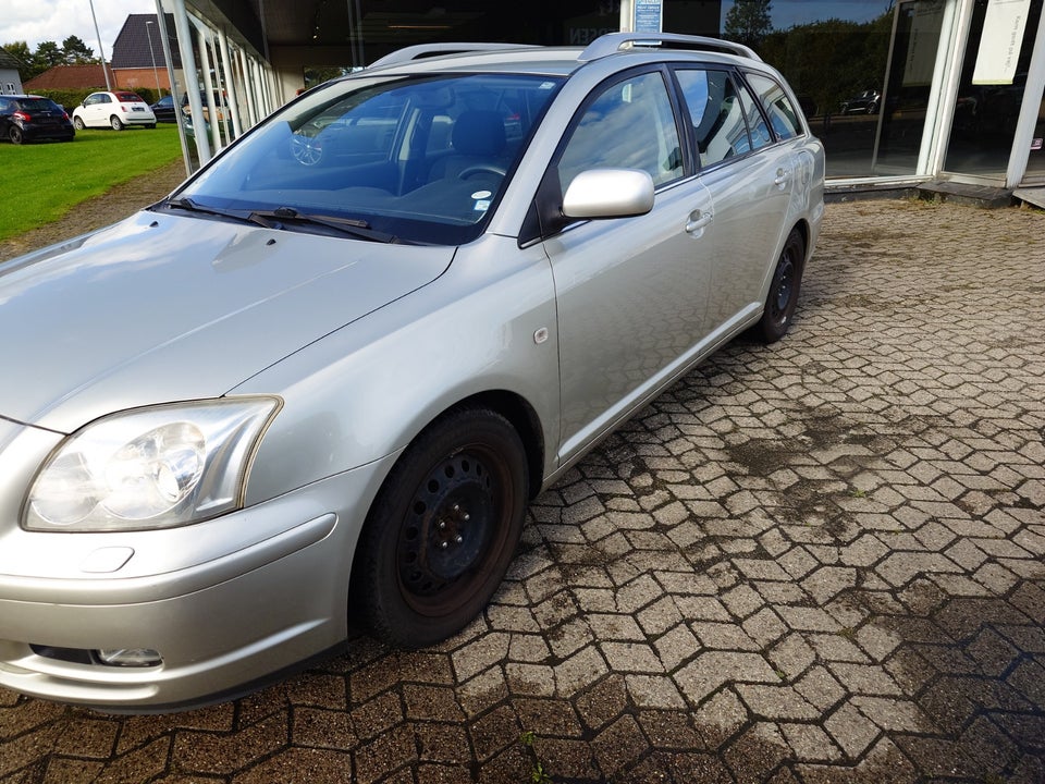 Toyota Avensis 2,0 VVT-i Executive stc. 5d