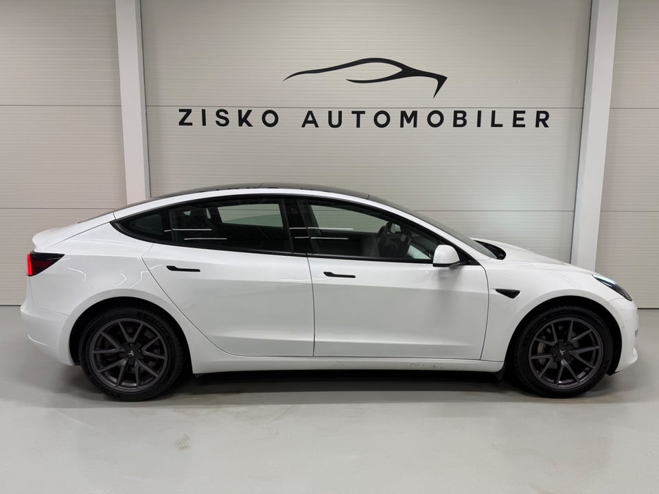 Tesla Model 3 Long Range AWD 4d