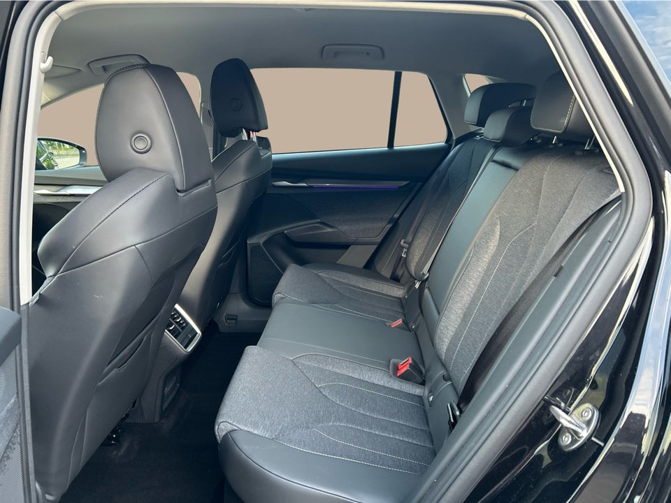 Skoda Elroq 85 iV Loft 5d