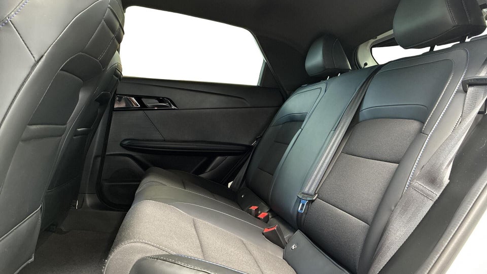 MG MG4 64 Luxury 5d