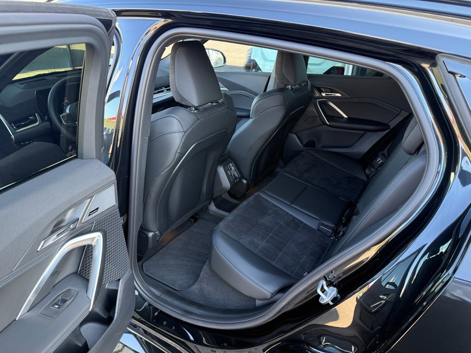 BMW iX2 eDrive20 Fully Charged 5d