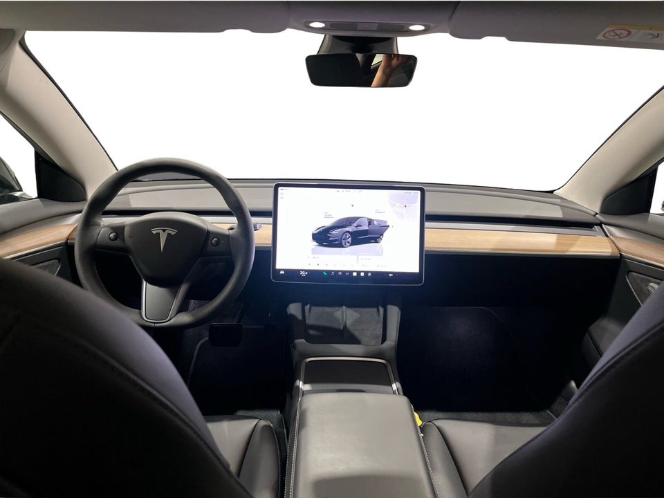 Tesla Model 3 Long Range AWD 4d
