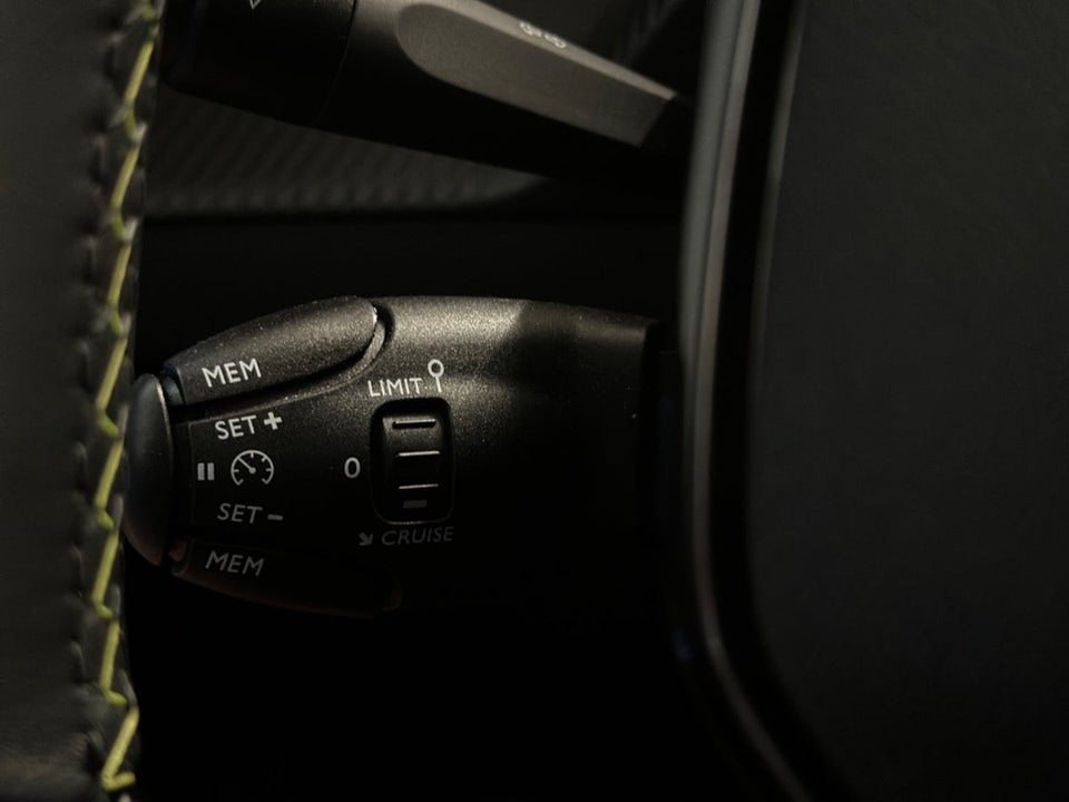 Peugeot e-2008 50 GT 5d