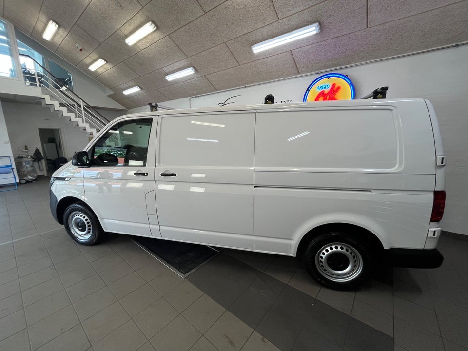 VW Transporter 2,0 TDi 150 Kassevogn lang