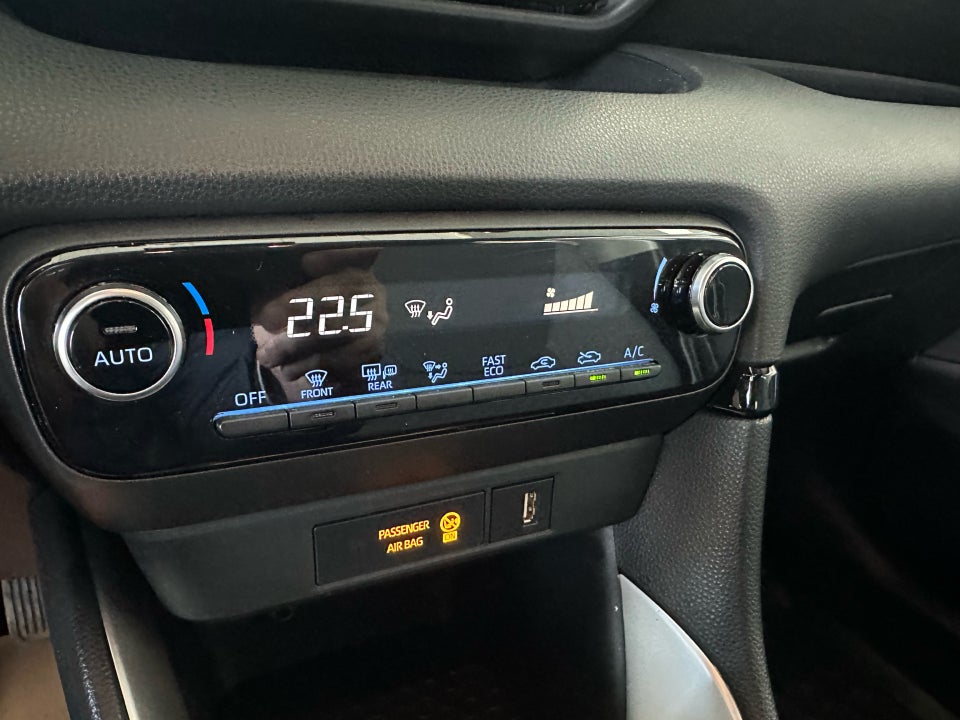 Toyota Yaris 1,5 Hybrid Essential Comfort e-CVT 5d