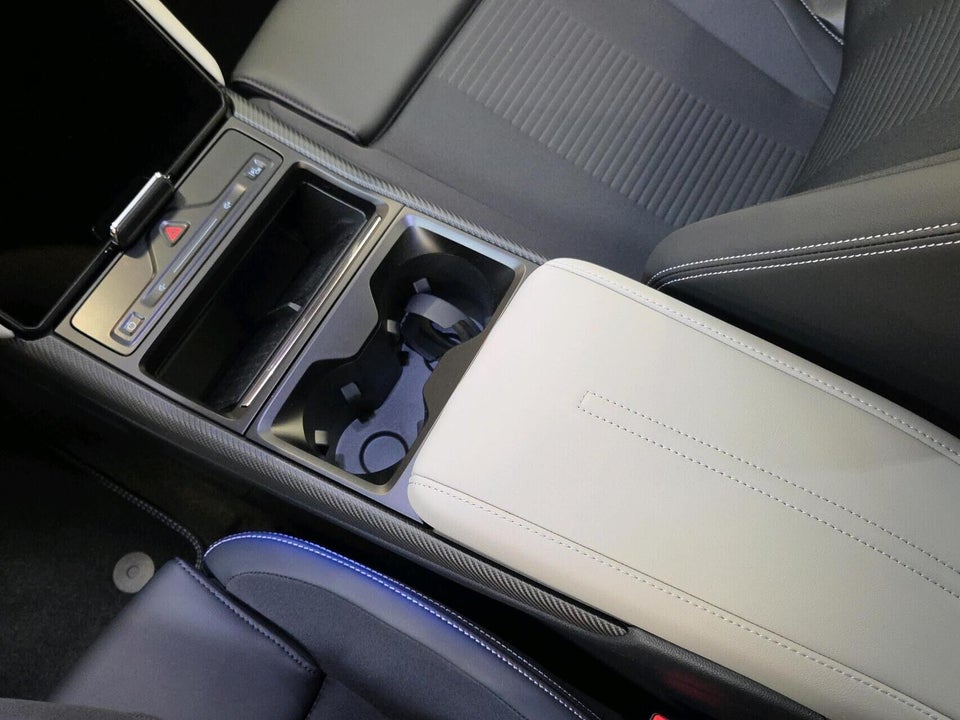 Ford Explorer 77 Premium Extended Range 5d