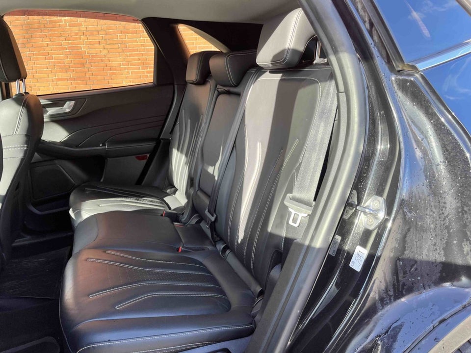 Ford Kuga 2,5 PHEV Vignale CVT 5d