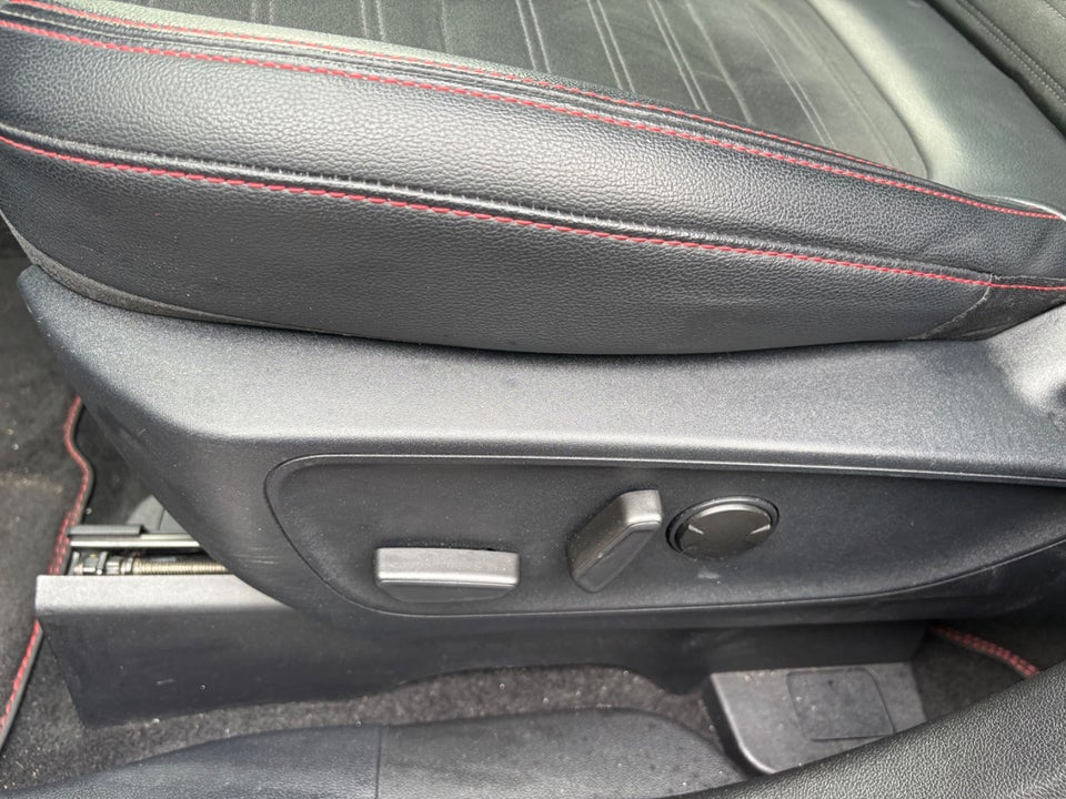 Ford Kuga 2,5 HEV ST-Line X CVT 5d