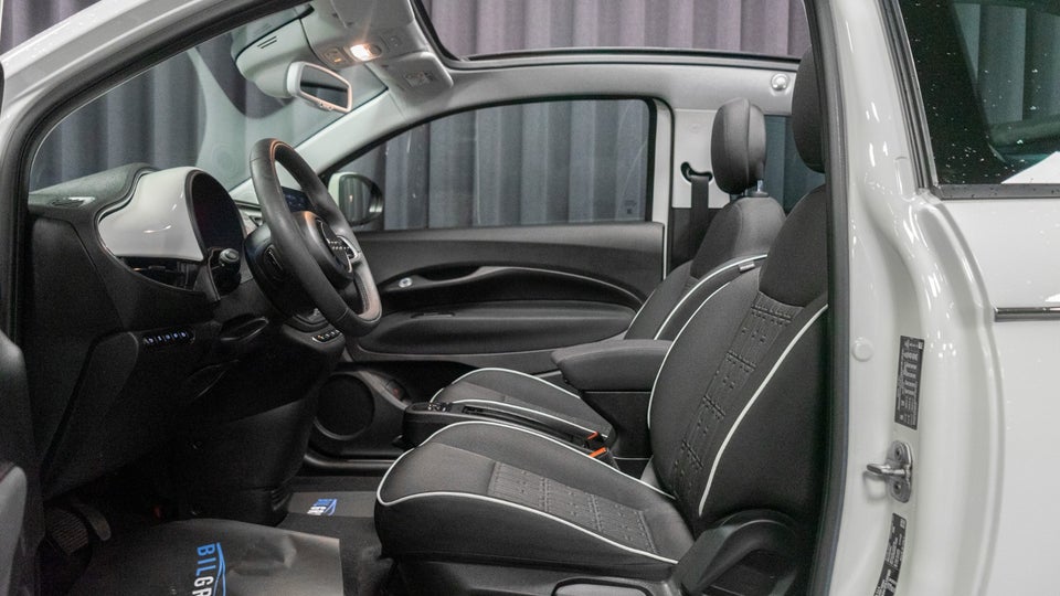 Fiat 500e 42 Icon Cabrio 2d