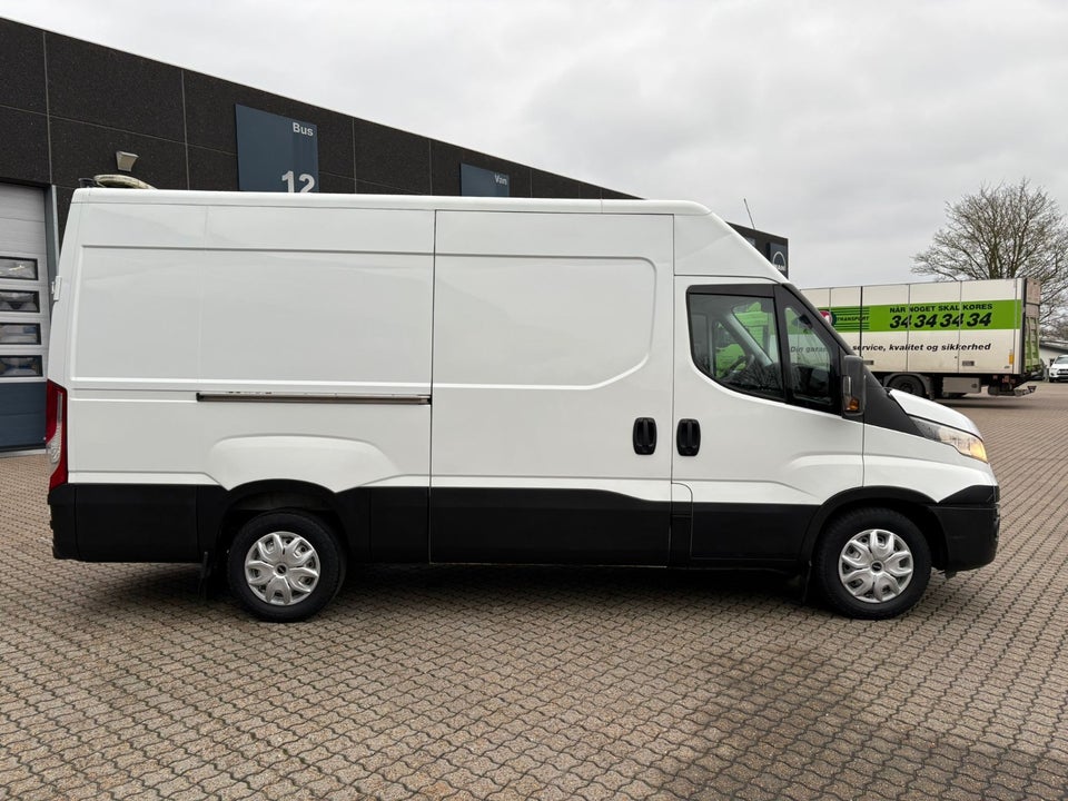 Iveco Daily 2,3 35C13 12m³ Van AG8