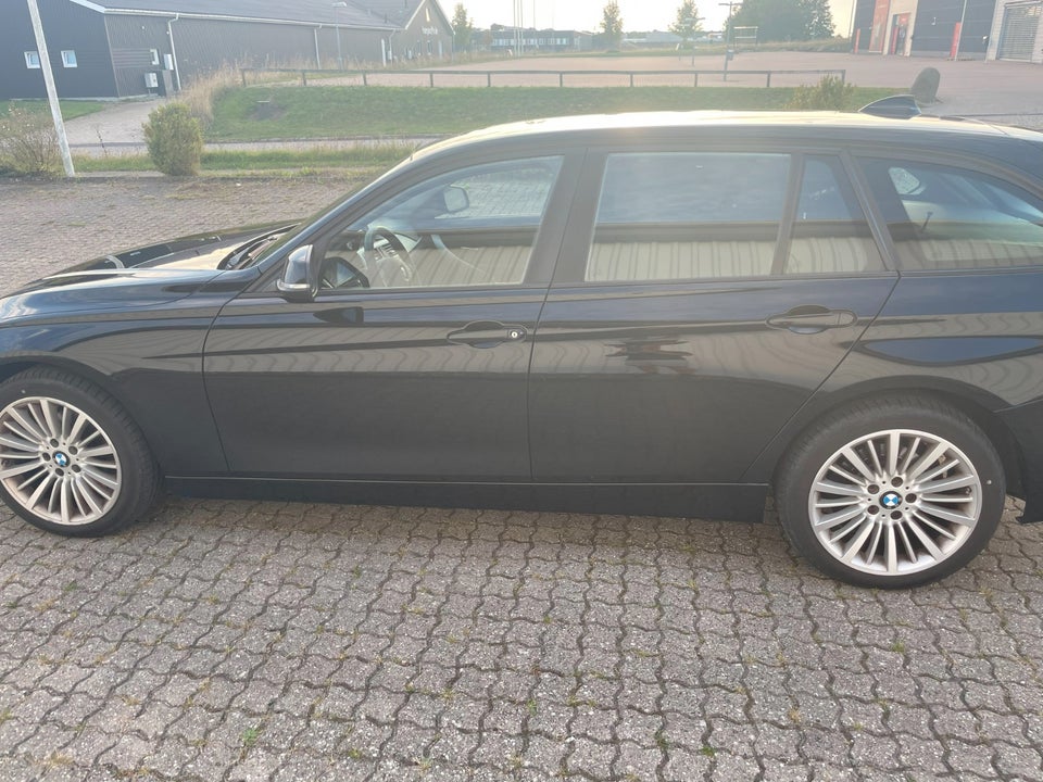 BMW 320i 2,0 Touring aut. 5d