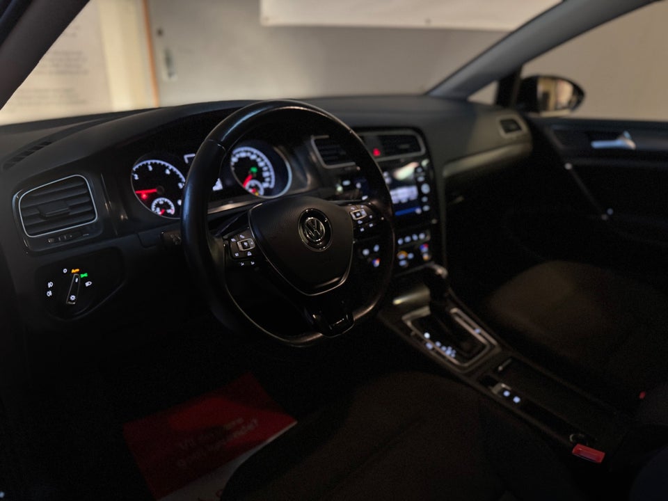 VW Golf VII 1,6 TDi 115 Comfortline Variant DSG 5d