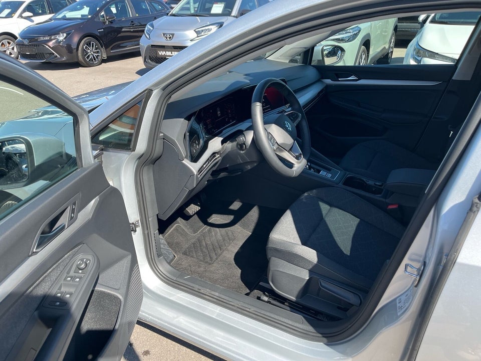 VW Golf VIII 1,5 eTSi 130 Life DSG 5d