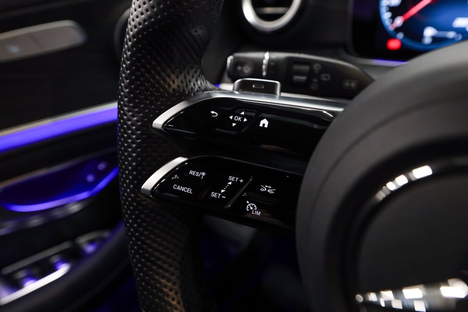 Mercedes E300 de 2,0 AMG Line stc. aut. 5d