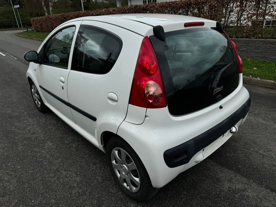 Peugeot 107 1,0 Urban 5d