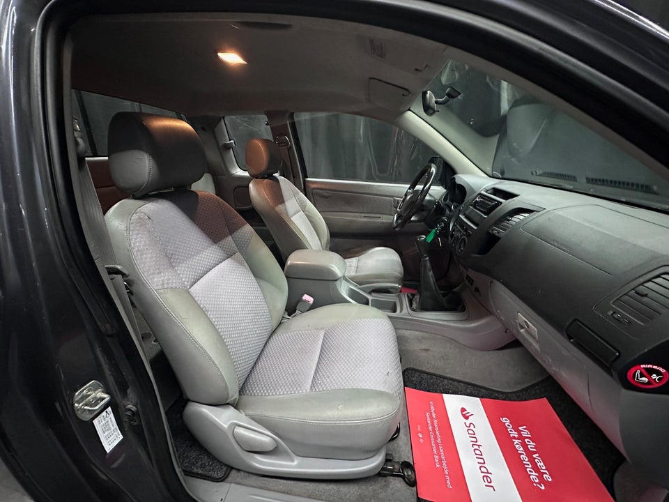 Toyota HiLux 2,5 D-4D 120 Ex.Kab 2d