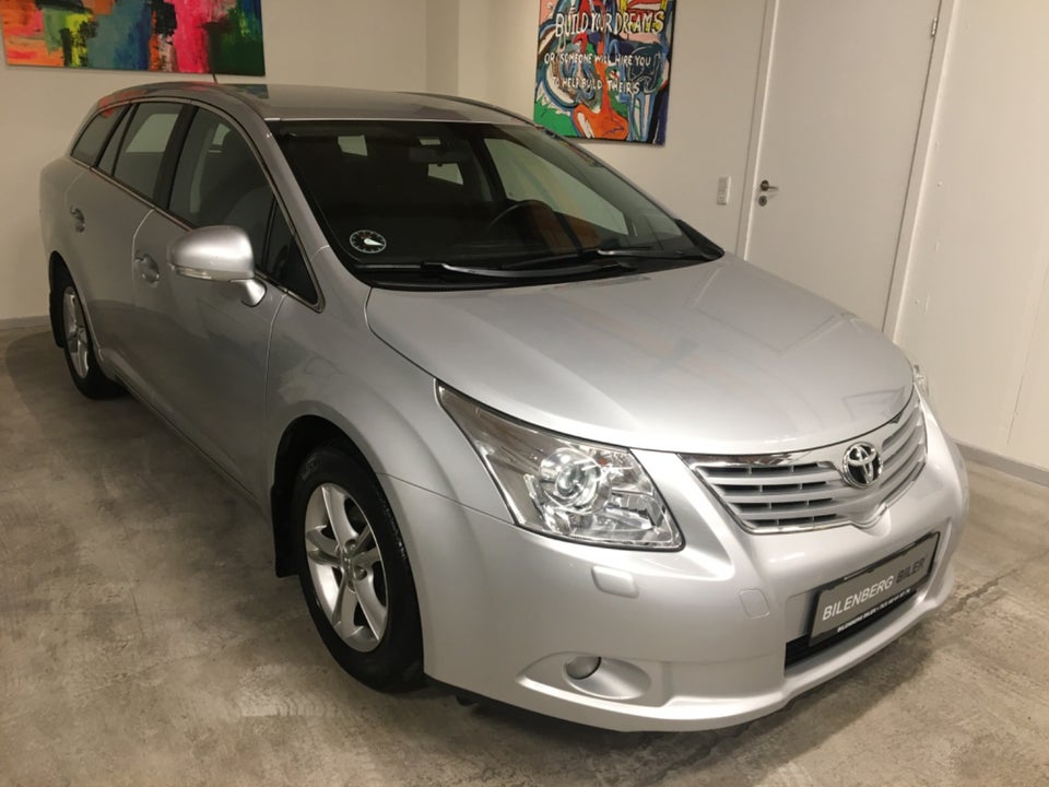 Toyota Avensis 1,8 VVT-i TX stc. CVT 5d