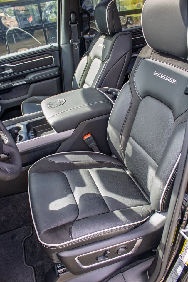 Dodge RAM 1500 3,0 Laramie Night aut. 4d