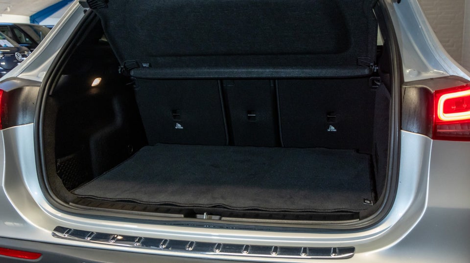 Mercedes EQA300 AMG Line 4Matic 5d